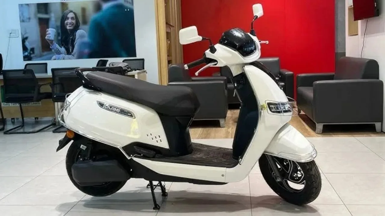 TVS iQube Electric Scooter 2026 Shocks India with 450Km Range, 60-Min Fast Charge & ₹45,670 Price